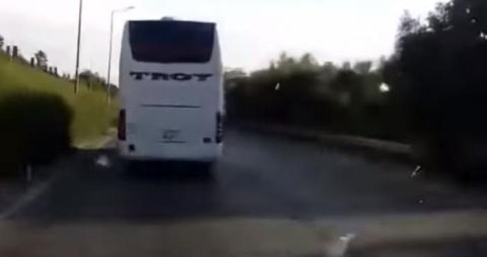 Aвтобус с турска регистрация беше заснет да се движи с
