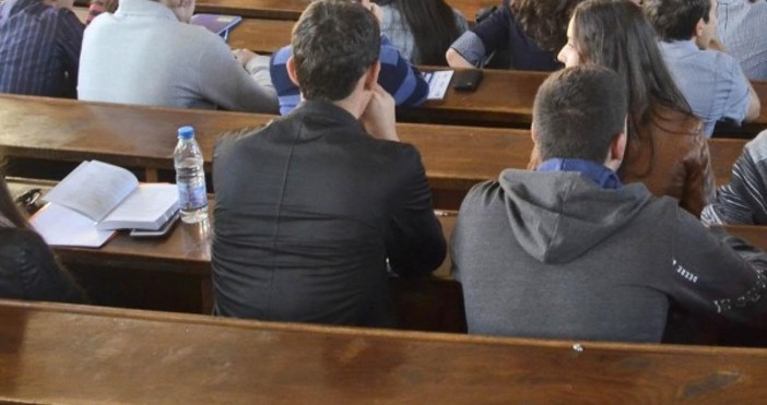 Кандидат студентите по журналистика в Софийския университет пишат по темата Игри