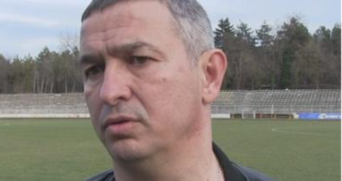 След като беше утвърден за старши треньор на ФК Спартак