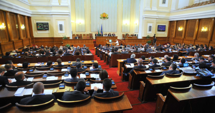 Снимка БулфотоС пълно мнозинство от 170 гласа за Народното събрание