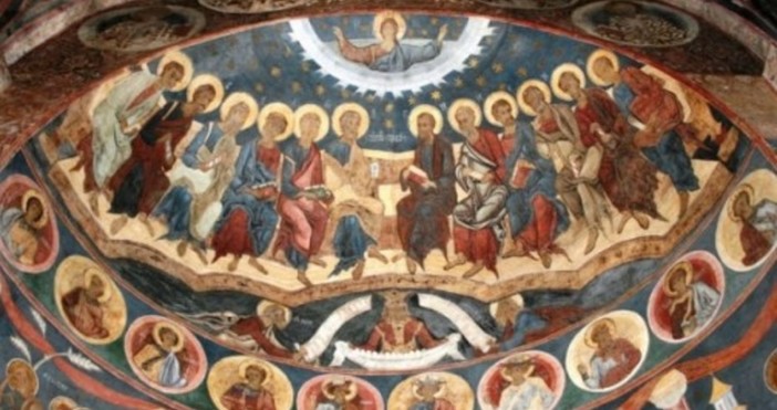 Днес Православната църква отбелязва Петдесетница. Празникът, известен още като Света