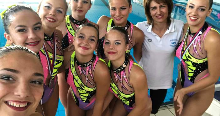 Момичетата от националния отбор на България по синхронно (артистично) плуване