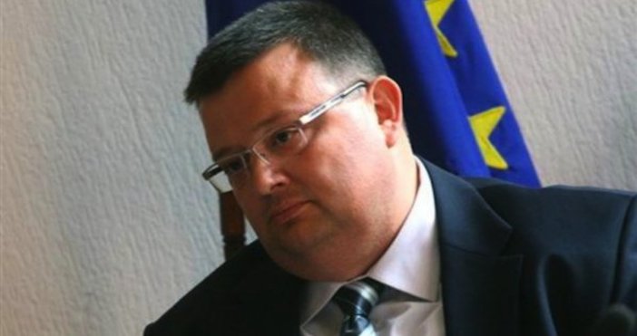 Главният прокурор Сотир Цацаров е поискал от правосъдния министър Данаил