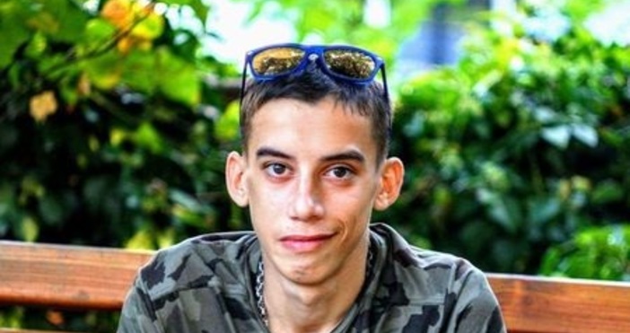 18 годишният Ванко от Бургас загуби битката с коварното заболяване  Той бе