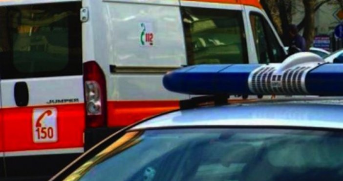 Лек автомобил и линейка се удариха челно край Велико Търново
