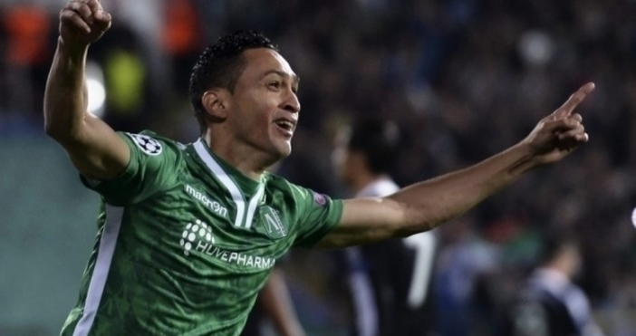 Треньорът на Лудогорец Стойчо Стоев действа с твърда ръка Опитният