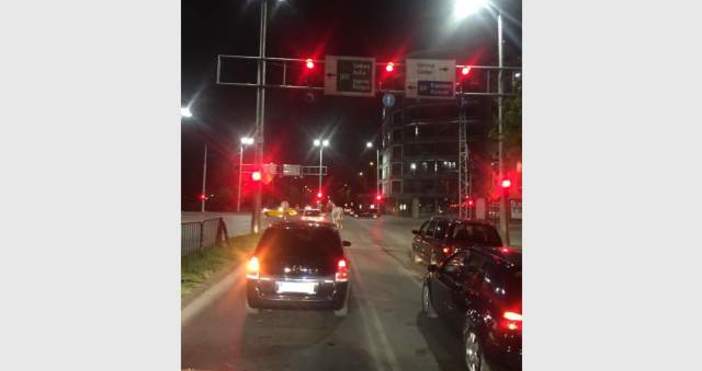 marica bgКон чака на червен светофар в Пловдив Това не е