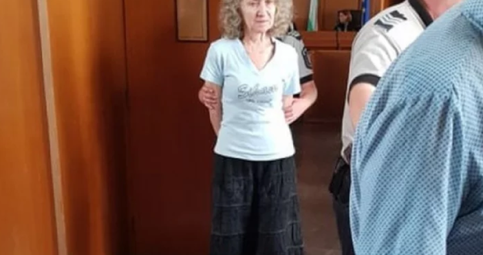 Снимка   Трафикнюз 67 годишната Веска Хаджиева която е обвинена в убийството на съпруга
