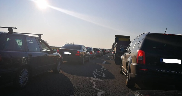 снимка Моята новина  NOVAЗа километрично задръстване на магистрала Тракия съобщават зрители