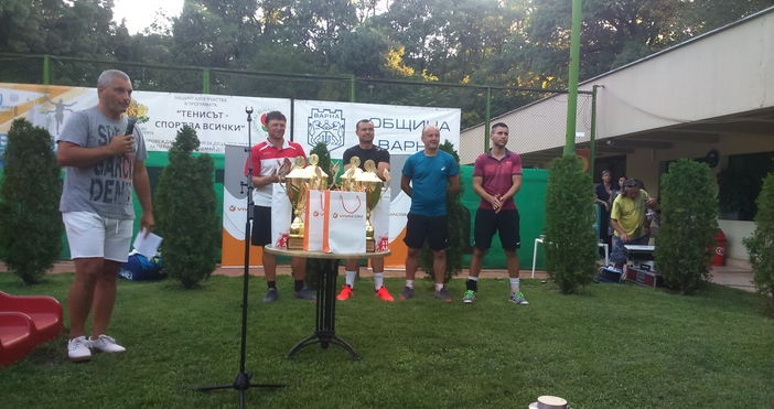 Варненците Тихомир Грозданов и Симеон Георгиев спечелиха традиционния турнир по тенис