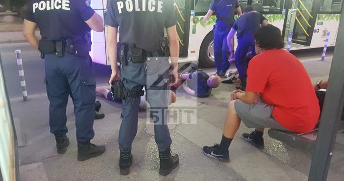 Кадър БНТПетима скинари и футболни фенове бяха арестувани тази вечер
