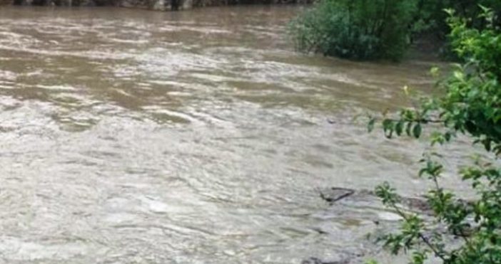 Деветокласник се е удавил в р. Янтра край село Раданово,