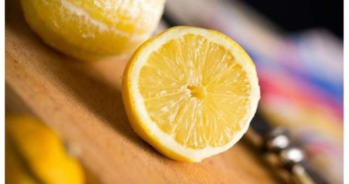 Алчен собственик на заведение в Карлово таксува резенчето лимон към