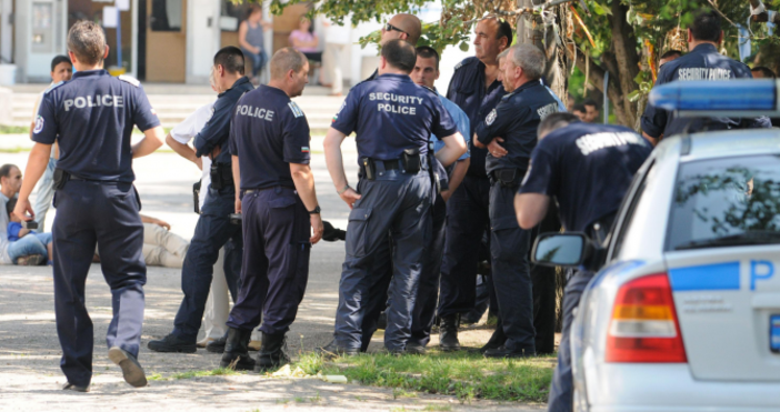 Снимка  БулфотоОбластният управител Чавдар Божурски проведе среща с директора на ОДМВР