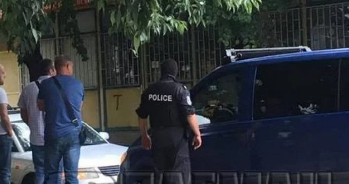 17 годишен криминално проявен бургазлия е арестуван при спецакция на служителите