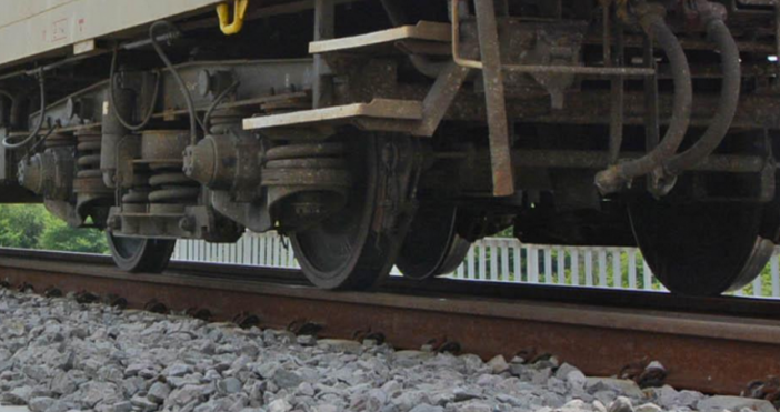 Снимка БулфотоБързият влак от Бургас за София аварира преди гара