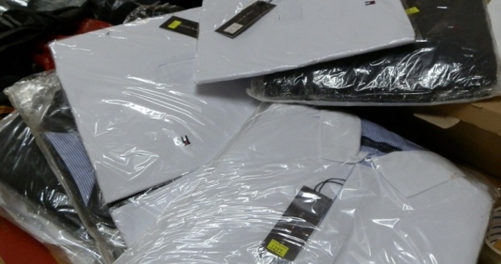 Митничари на ГКПП Капитан Андреево задържаха 5514 контрабандни текстилни изделия