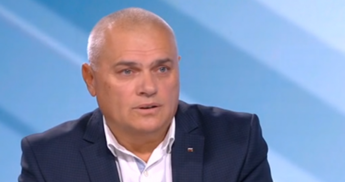 Кадър БТВБившият министър на вътрешните работи Валентин Радев коментира пожара в Дунарит