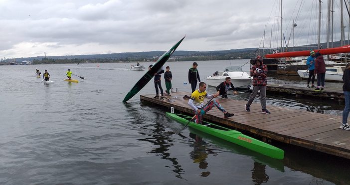 Снимки Народен спорт Във Варна се проведе силно състезание по кану каяк