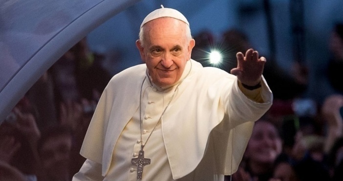 Папа Франциск призова днес за мир и диалог в Чили
