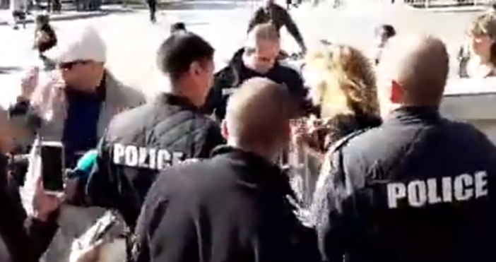 Видео ДарикПърви кадри от ареста на една от двете жени