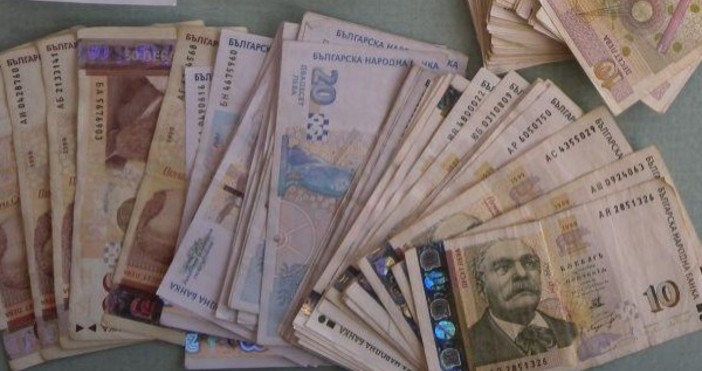 offnews.bgСредната заплата в България се очаква да достигне 1500 лева през