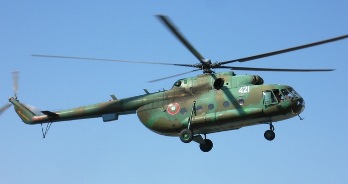 Снимка УикипедияВоеннослужещи от Военновъздушните сили с вертолет Ми 17 от 13 30