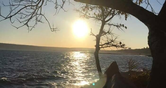 Облачността над страната ще е разкъсана с повече слънчеви часове