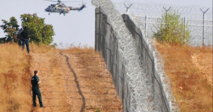 Снимка БулфотоНа границата с Турция са задържани 206 нелегални имигранти