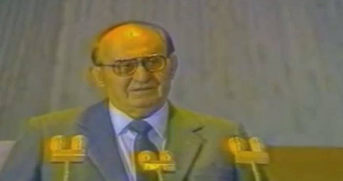 Тодор Христов Живков управлявал България 35 години 1954 1989 На