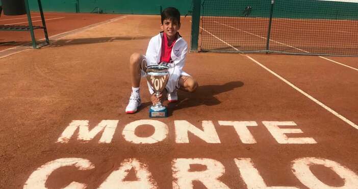 Голям успех постигна варненският талант в тениса Даниъл Спасов. Състезателят