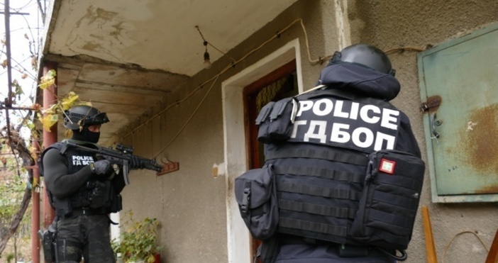 Снимка МВР архивОсем души са задържани по време на мащабна