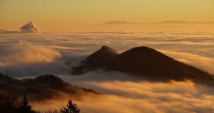Снимка: pixabayВъв вторник времето ще е облачно и мъгливо в