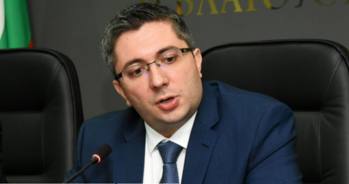 Кризата с водата в Перник доведе двама министри в парламента