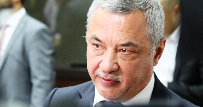 Лидерът на НФСБ Валери Симеонов заяви че протестите срещу него