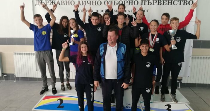 ПСК Черно море ликува с шампионски трофей в комплексното класиране