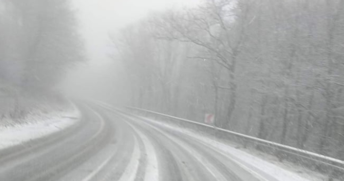 Снимка Иван Петров Meteo Balkans Снегът зцапочна да трупа и край