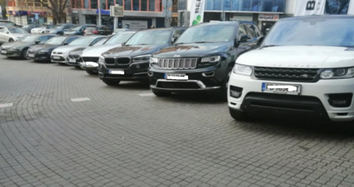 Източник и снимки: marica.bgСъщински парад на луксозни возила пред бившия Новотел