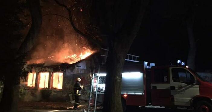 Снимка Монитор Подпалиха къщата на създателя на Морската градина във Варна