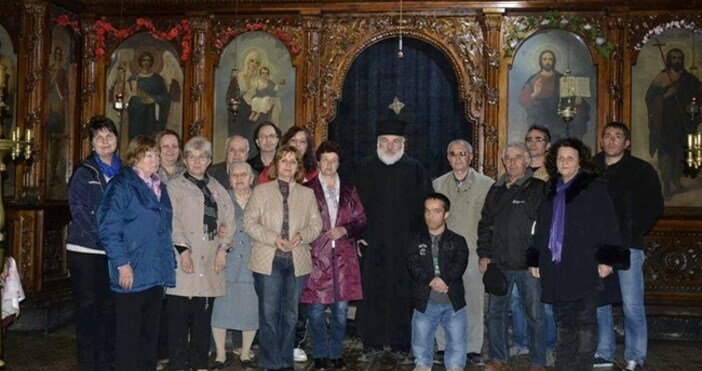 Църковното настоятелство  Св Пантелеймон от чирпанското село Стоян Заимово набира средства за