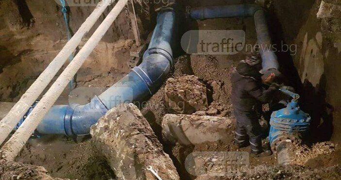Източник и снимка  trafficnews bgОтстранена е повредата на магистрален водопровод в Асеновград