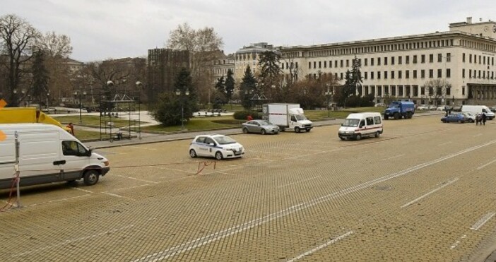 Във връзка с реализацията на традиционния празничен Новогодишен концерт Сцена