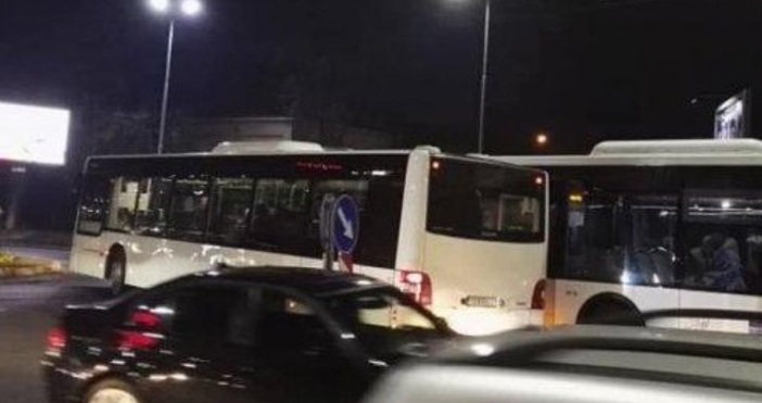 Снимка ПикДва автобуса от градския транспорт в Пловдив са се