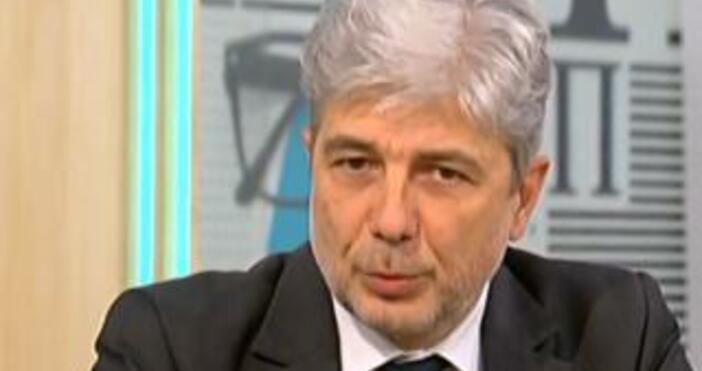 Министърът на околната среда и водите Нено Димов е отведен