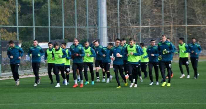 Отборът на Черно море направи първа тренировка в Турция Моряците