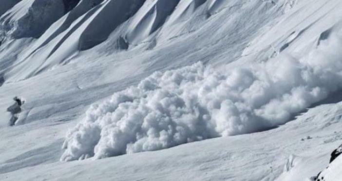 Снимка БулфотоПовишена е опасността от лавини в планините предупреждават от