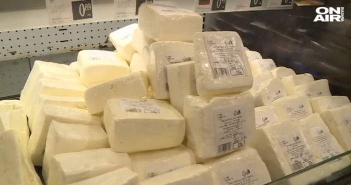 БАБХ изтегля от пазара имитиращ продукт, продаван като сирене. Инспекторите