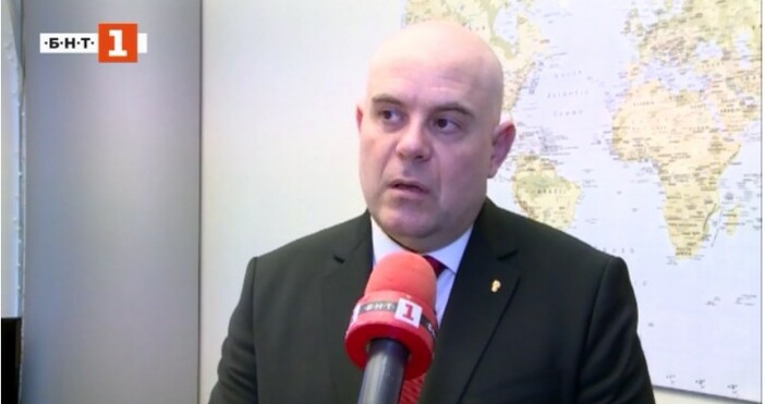 БНТГлавният прокурор Иван Гешев коментира в интервю пред БНТ разследванията