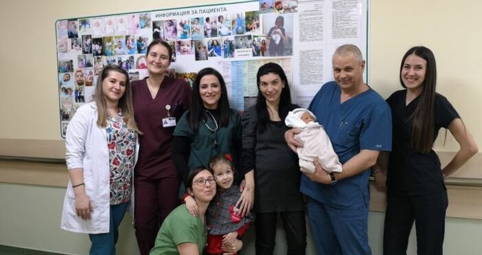 Снимка УМБАЛ ПълмедБременна в 6 ия месец жена и бебето ѝ спасиха