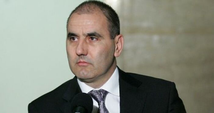Цветан Цветанов бившето острие на ГЕРБ срещу президента Румен Радев